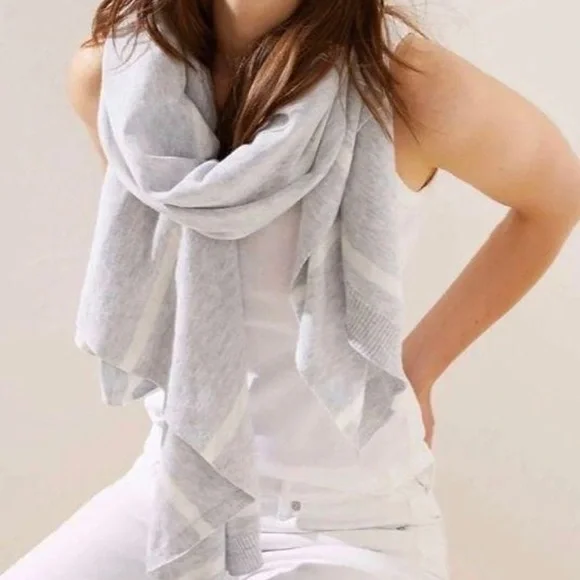 Loft scarf poncho OS - Picture 1 of 6